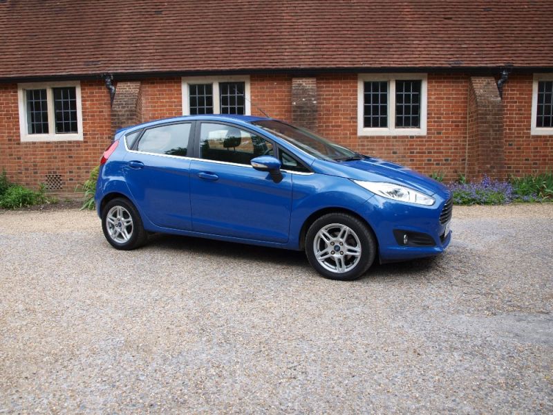 2013 Ford Fiesta 1.6 Zetec 5dr image 1