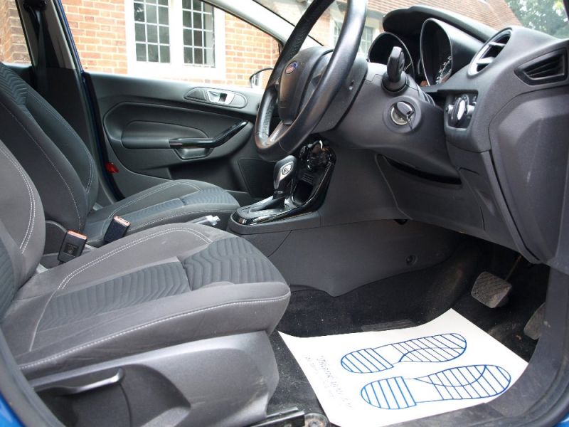 2013 Ford Fiesta 1.6 Zetec 5dr image 6