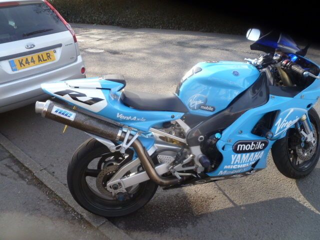 2001 Yamaha R1 image 6