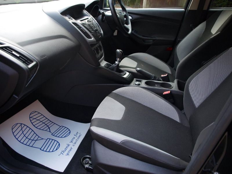 2013 Ford Focus 1.0 Zetec Ecoboost 5dr image 6
