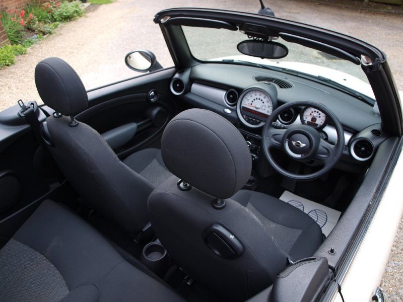 2012 Mini Convertible One 1.6 image 7