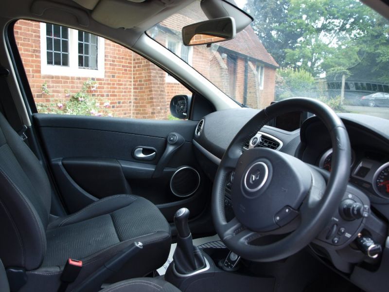 2010 Renault Clio 1.2 image 5