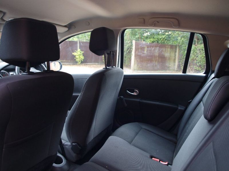 2010 Renault Clio 1.2 image 7