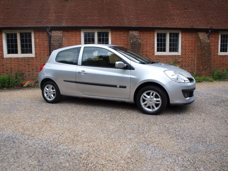 2008 Renault Clio 1.2 Expression 16V image 1