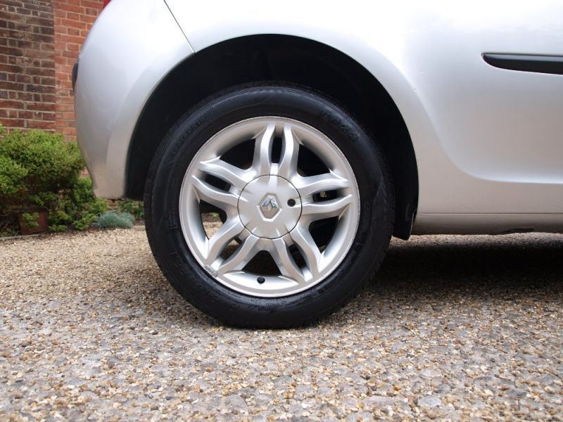 2008 Renault Clio 1.2 Expression 16V image 5