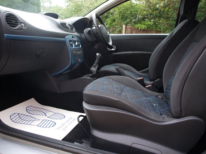 2008 Renault Clio 1.2 Expression 16V image 7