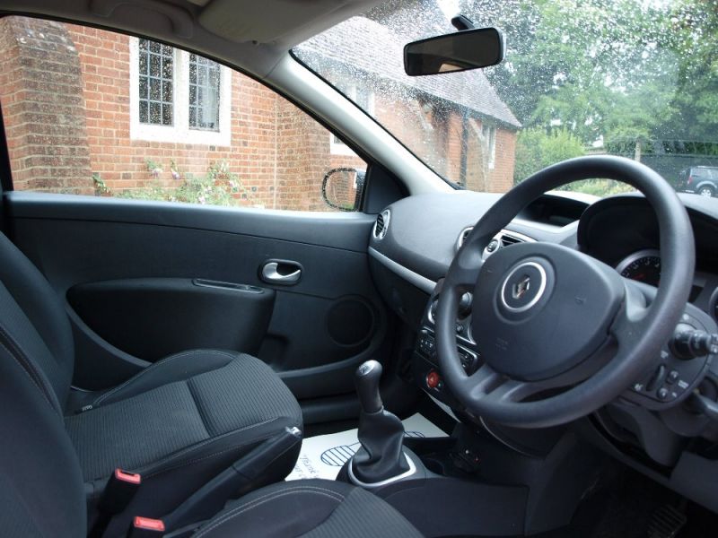 2012 Renault Clio 1.2 image 5