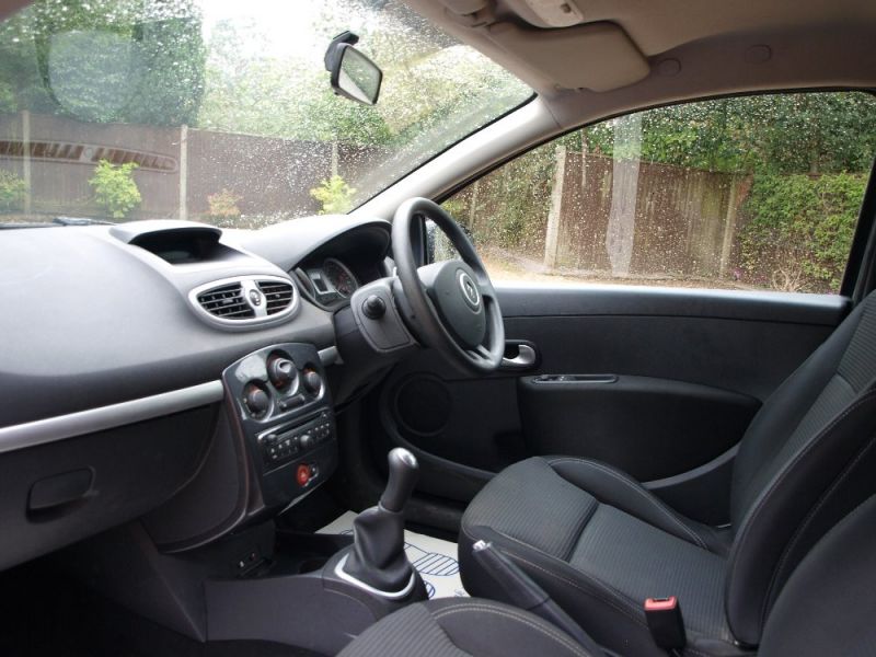 2012 Renault Clio 1.2 image 6