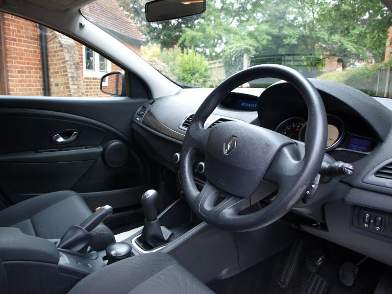 2010 Renault Megane I-Music 1.6 VVT 5dr image 5
