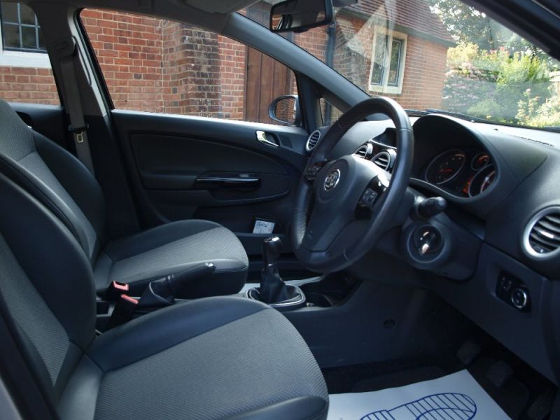 2011 Vauxhall Corsa 1.2 SE 5dr image 6