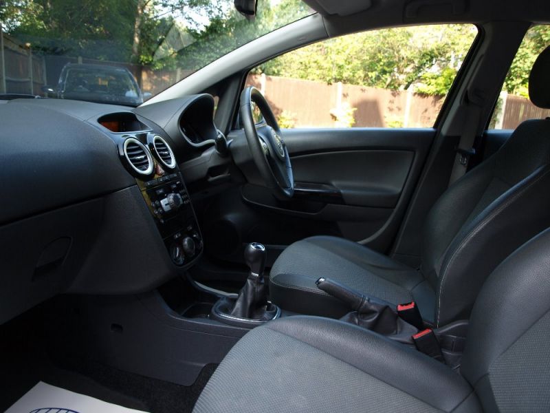 2011 Vauxhall Corsa 1.2 SE 5dr image 7