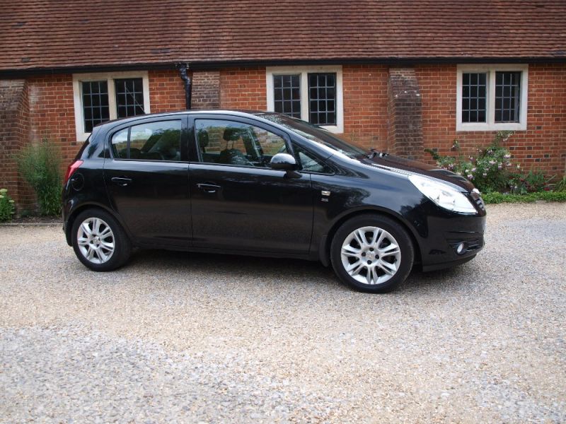 2010 Vauxhall Corsa 1.4 SE 5dr image 1