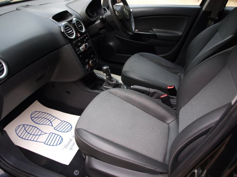 2010 Vauxhall Corsa 1.4 SE 5dr image 7