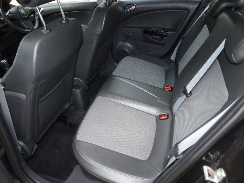 2010 Vauxhall Corsa 1.4 SE 5dr image 8