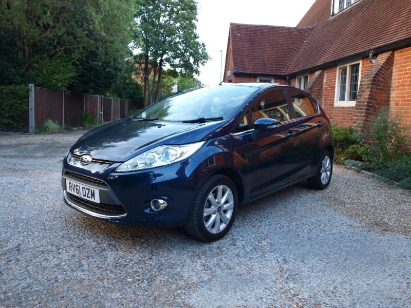 2011 Ford Fiesta 1.2 Zetec 5dr image 3