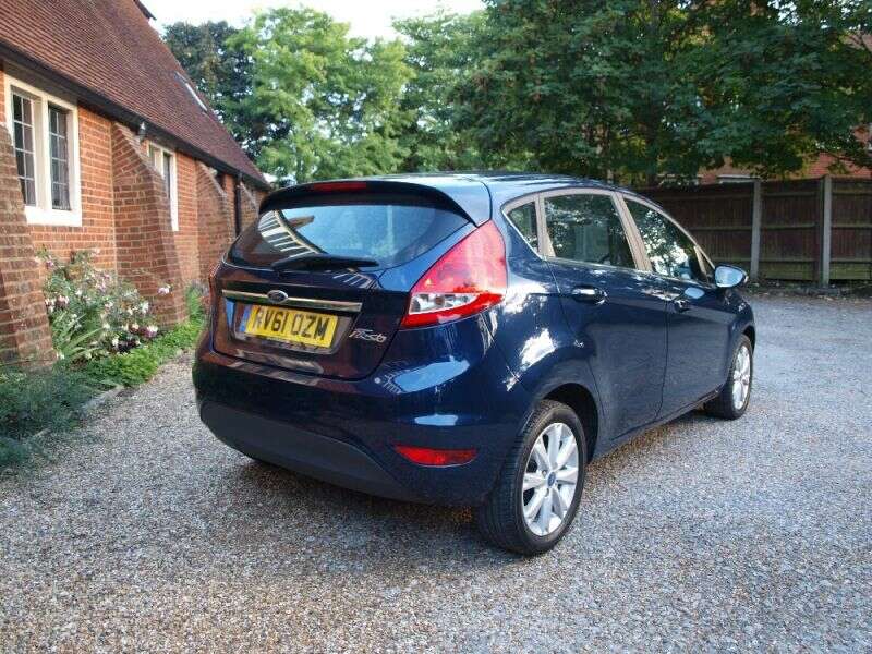 2011 Ford Fiesta 1.2 Zetec 5dr image 4