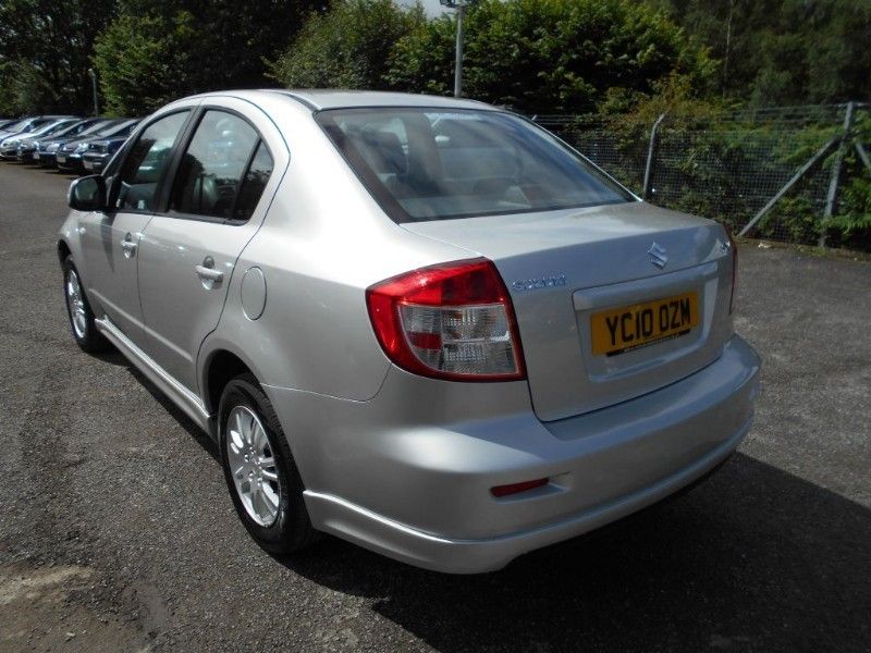 2010 Suzuki SX4 GLX 1.6 image 3