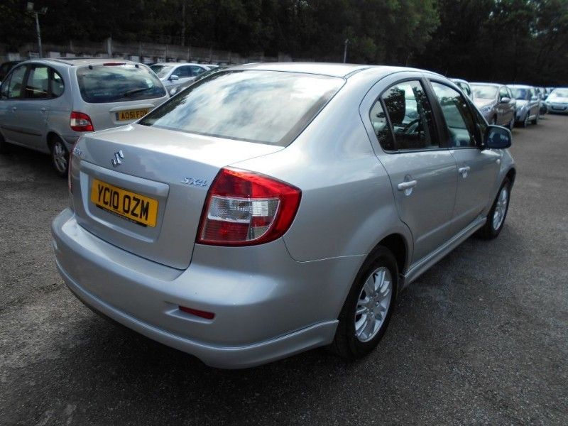 2010 Suzuki SX4 GLX 1.6 image 5