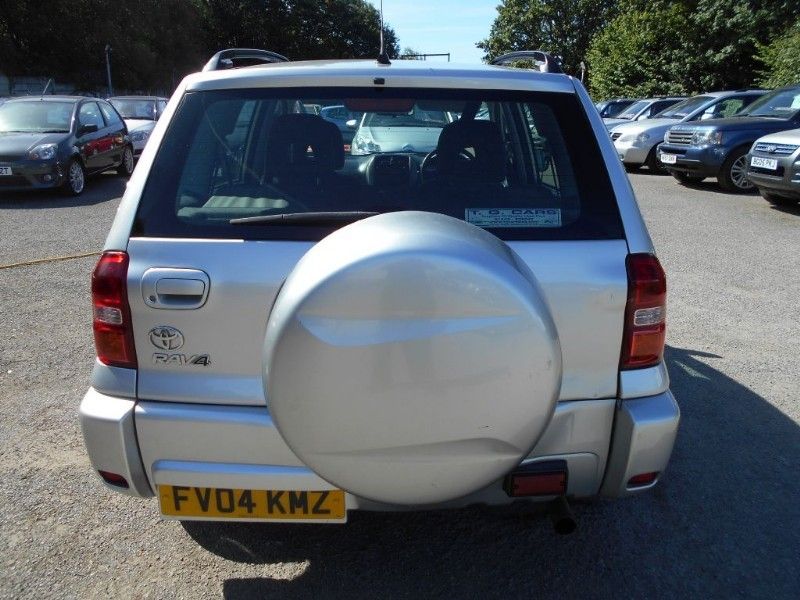 2004 Toyota RAV4 XT3 D-4D 2.0 image 4