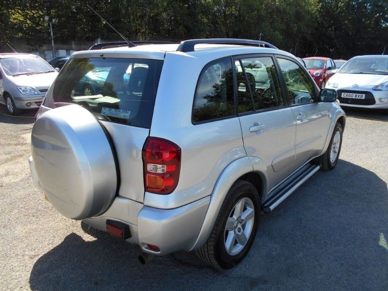 2004 Toyota RAV4 XT3 D-4D 2.0 image 5