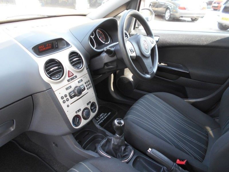 2007 Vauxhall Corsa 1.4 Club 16V image 7