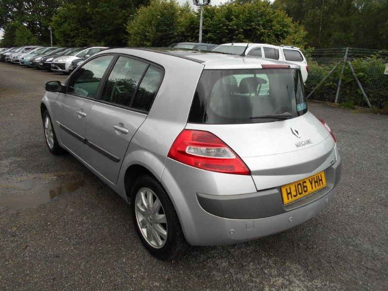 2006 Renault Megane Dynamique VVT image 3