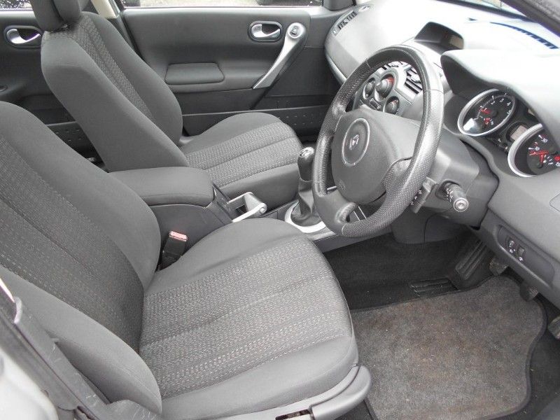2006 Renault Megane Dynamique VVT image 6