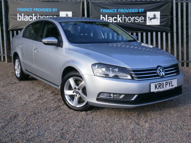 2011 Volkswagen Passat 1.6 TDI S 4dr image 1