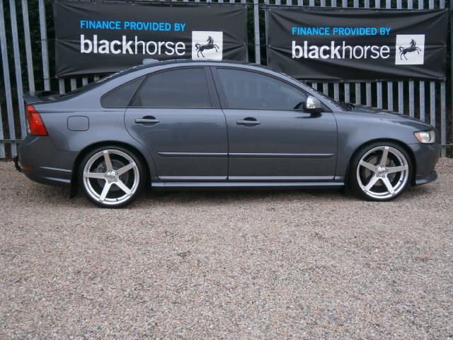 2010 Volvo S40 2.0 D R-Design 4dr image 2