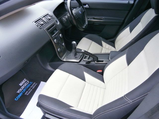 2010 Volvo S40 2.0 D R-Design 4dr image 8