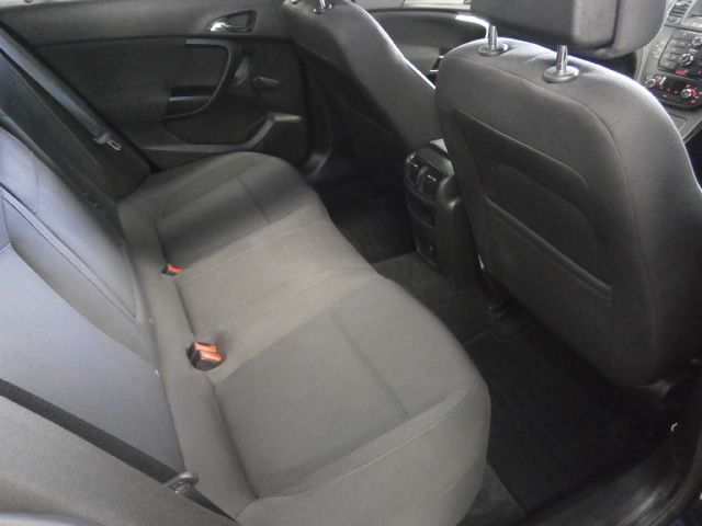 2009 Vauxhall Insignia 2.0 CDTi 16v 4x4 5dr image 9