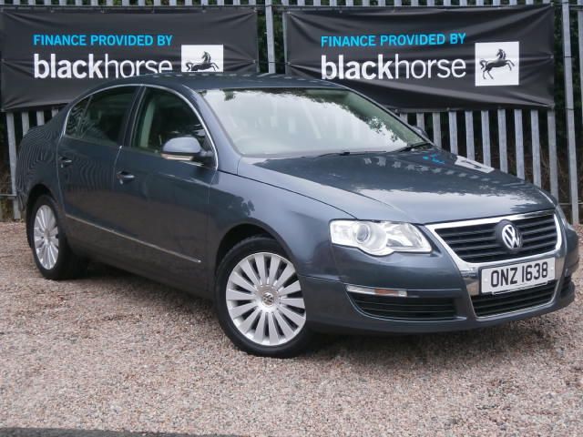 2010 Volkswagen Passat 2.0 TDI CR DSG 4dr image 1