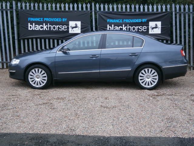 2010 Volkswagen Passat 2.0 TDI CR DSG 4dr image 3