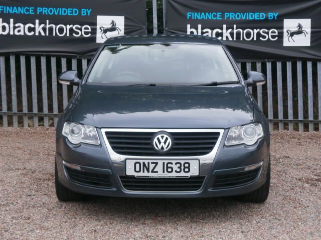 2010 Volkswagen Passat 2.0 TDI CR DSG 4dr image 5