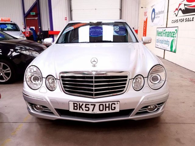 2007 Mercedes-Benz 3.0 E320 CDI Sport 4d image 4
