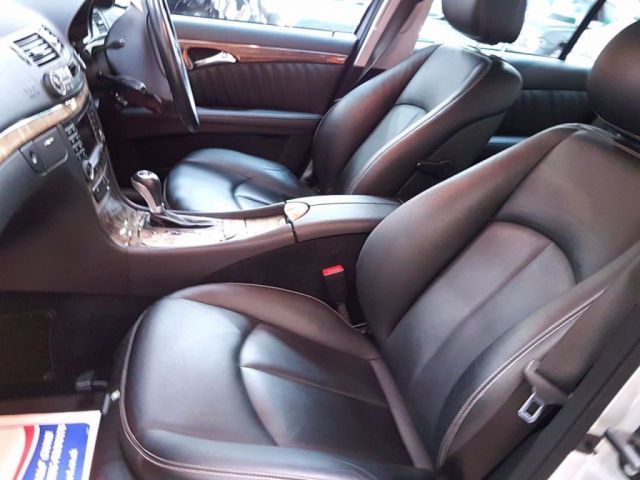 2007 Mercedes-Benz 3.0 E320 CDI Sport 4d image 7