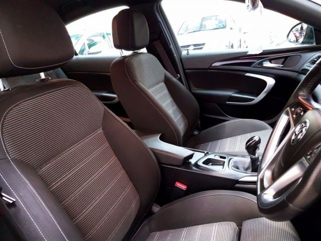 2011 Vauxhall Insignia 2.0 SRI CDTI 4d image 6