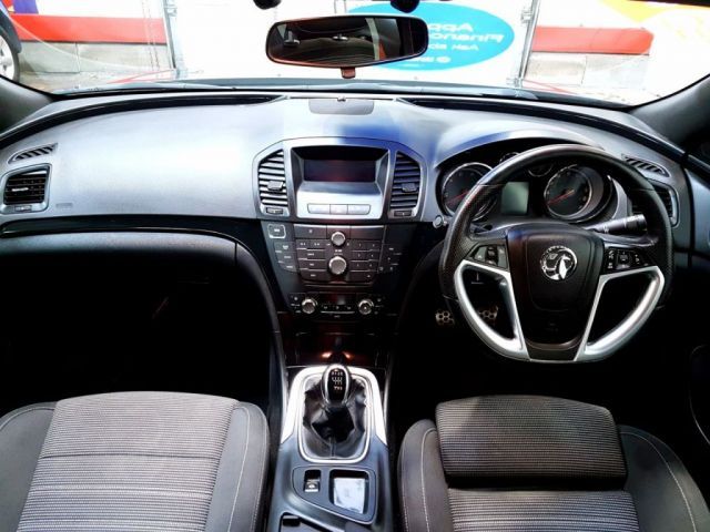 2011 Vauxhall Insignia 2.0 SRI CDTI 4d image 8