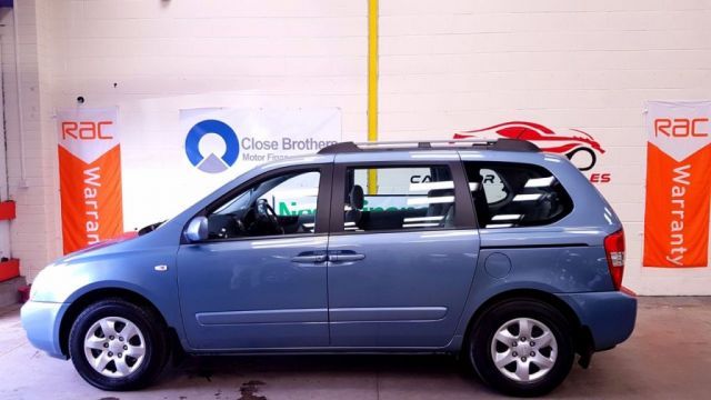 2010 Kia Sedona 2.9 GS 5d image 4