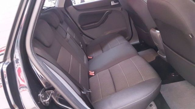 2009 Ford Focus 1.6 5d image 6