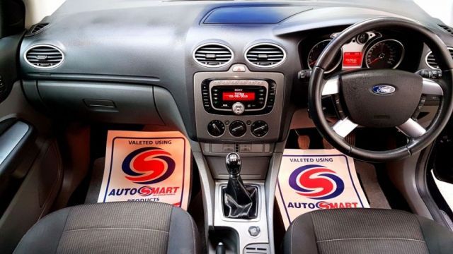 2009 Ford Focus 1.6 5d image 7