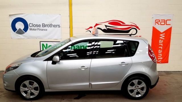 2010 Renault Scenic 1.5 DCI 5d image 2