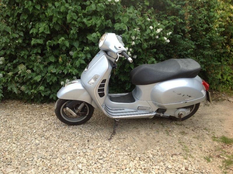 2007 Vespa gts 250 ie image 2