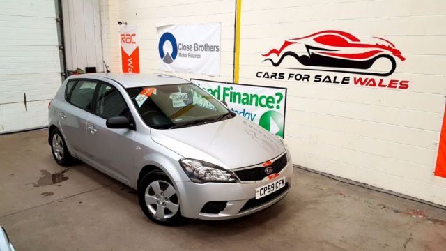 2009 Kia Ceed 1.4 1 5d image 1