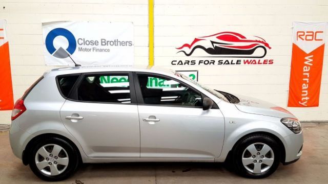 2009 Kia Ceed 1.4 1 5d image 2