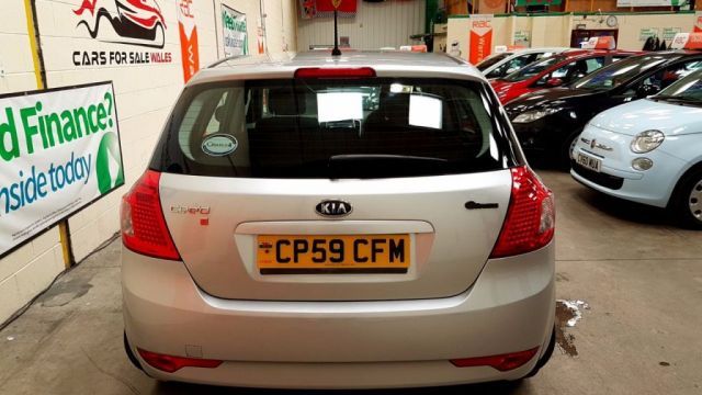 2009 Kia Ceed 1.4 1 5d image 3