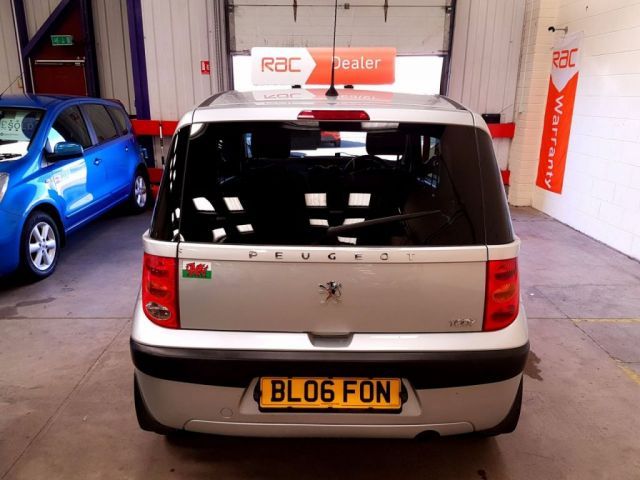 2006 Peugeot 1007 1.4 DOLCE 8V 3d image 3