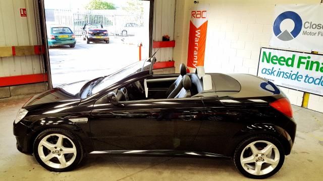 2006 Vauxhall Tigra 1.4 16V 2d image 2