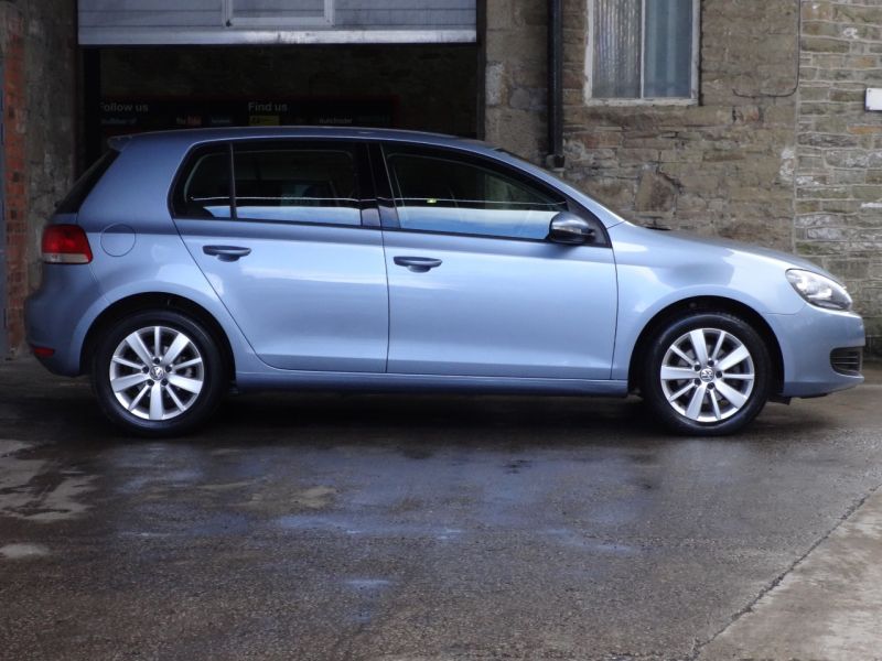 2011 Volkswagen Golf 1.6 TDI image 4