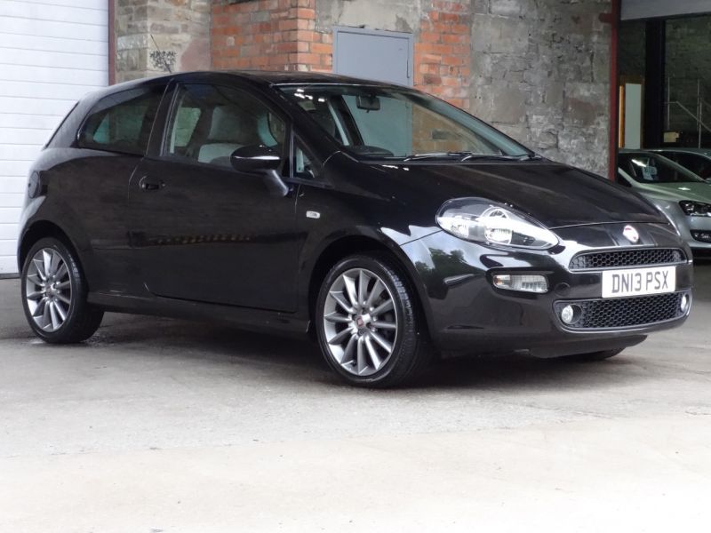 2013 Fiat Punto 1.4 image 1
